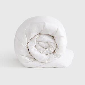 NWOT QUINCE Lightweight Premium Down Alternative Comforter Full/Queen 9899